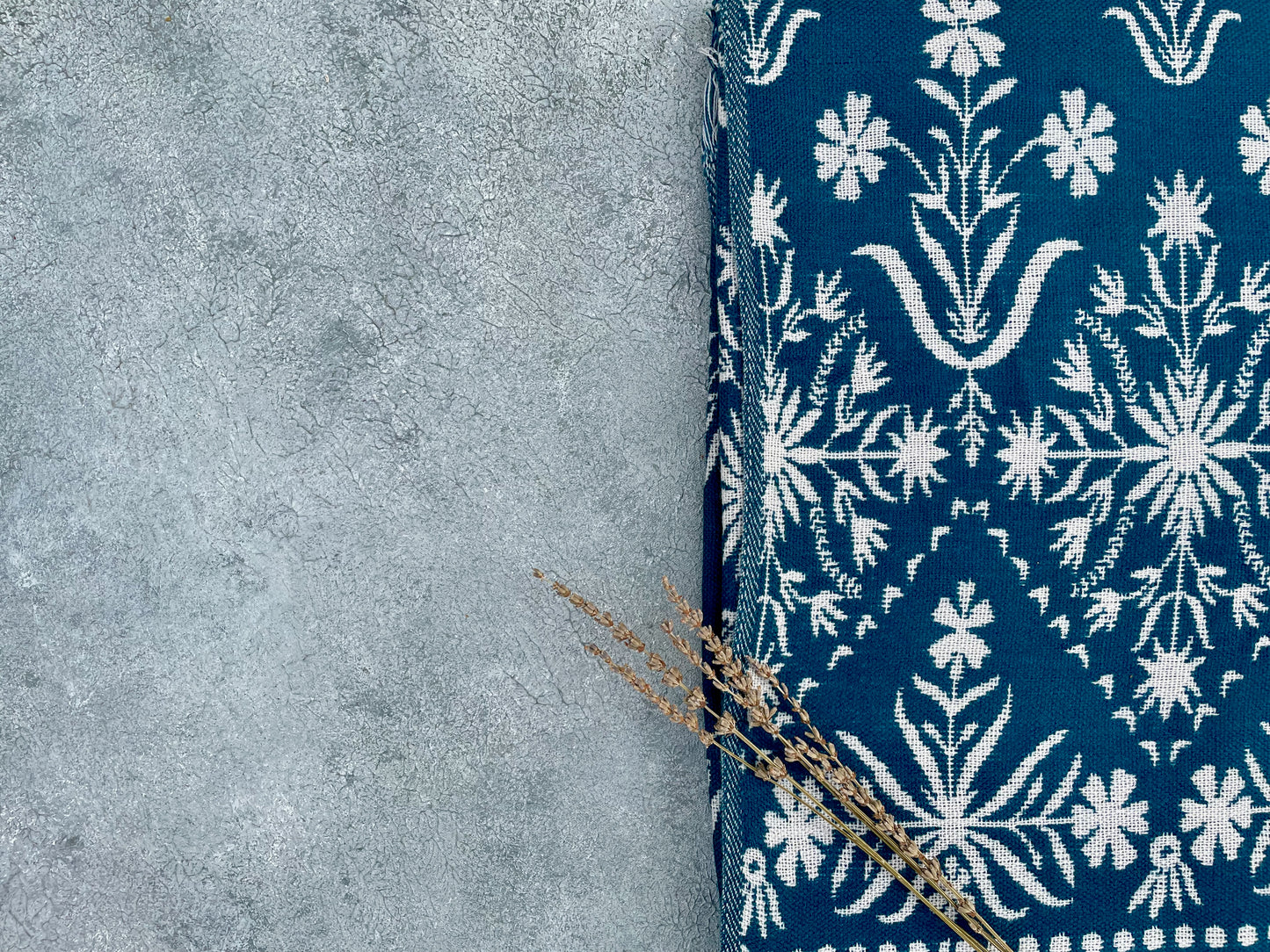 Ramo - Jacquard Floral Throw