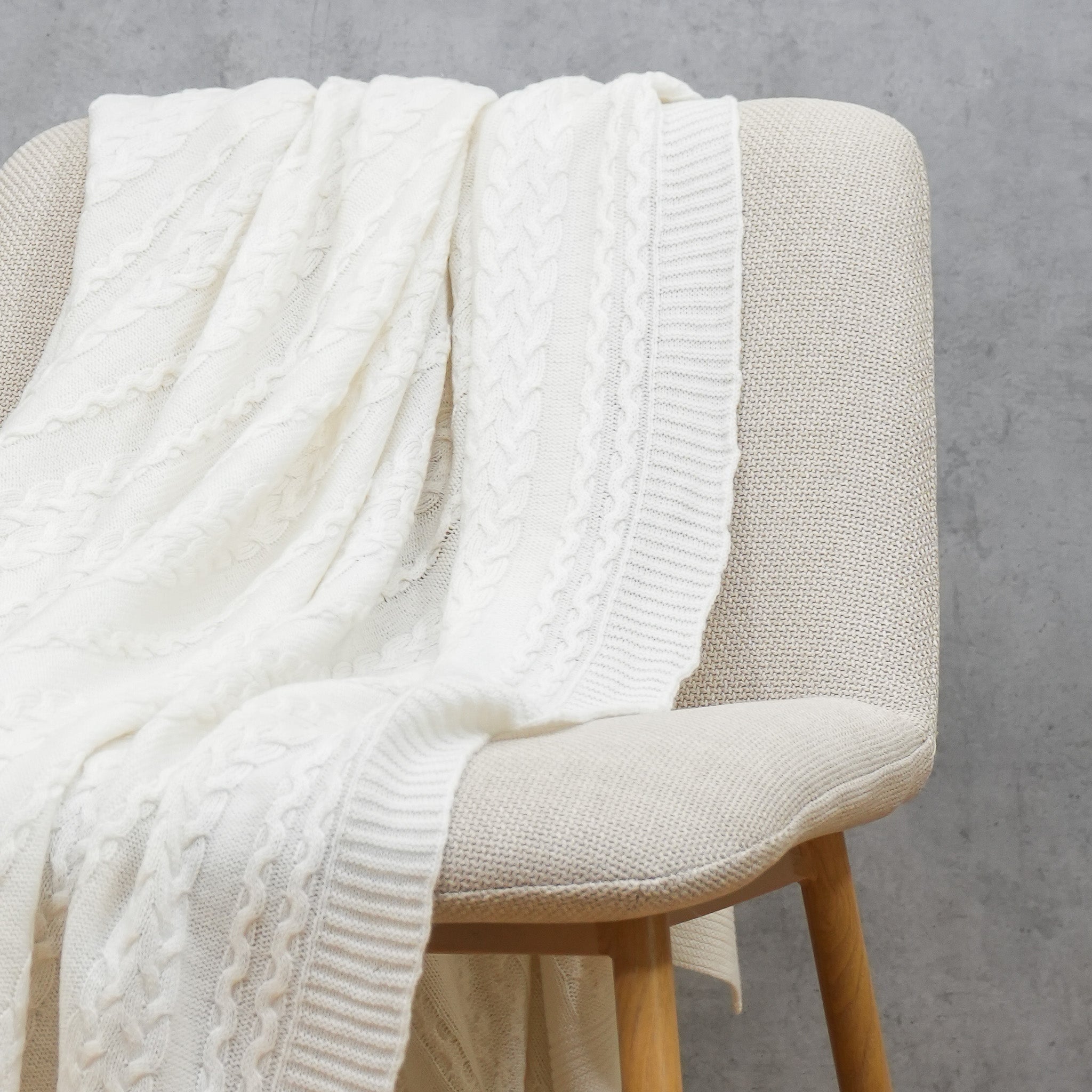 Sereno - Cable Knit Throw