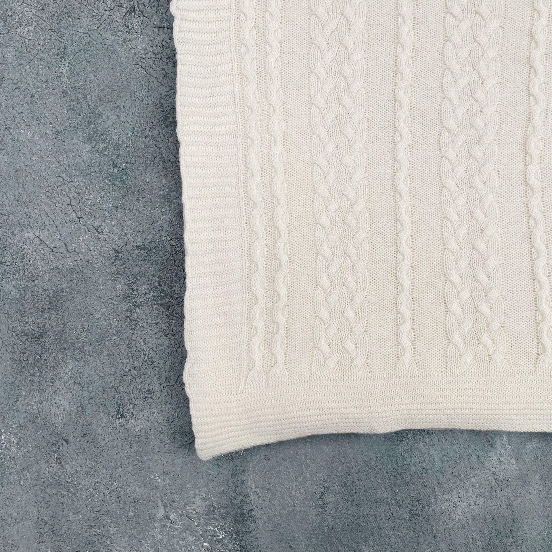 Sereno - Cable Knit Throw